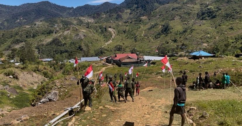 Satgas Yonif 200/BN Semarakkan HUT RI ke 81 Bersama Masyarakat Papua