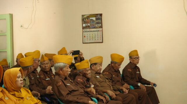 YBM PLN UP2B Jawa Tengah & D.I. Yogyakarta Berbagi untuk Keluarga Veteran di Ambarawa